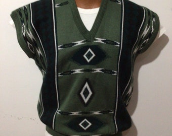 Vintage men’s olive green vest. Pullover, v neck, patterned. Wool and acrylic.