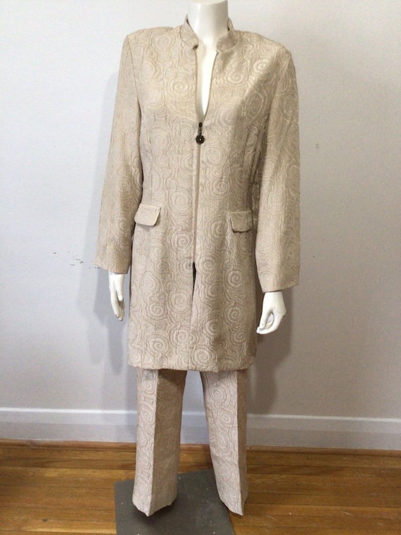 Absolutely gorgeous 2 pc pant suit, long jacket, h