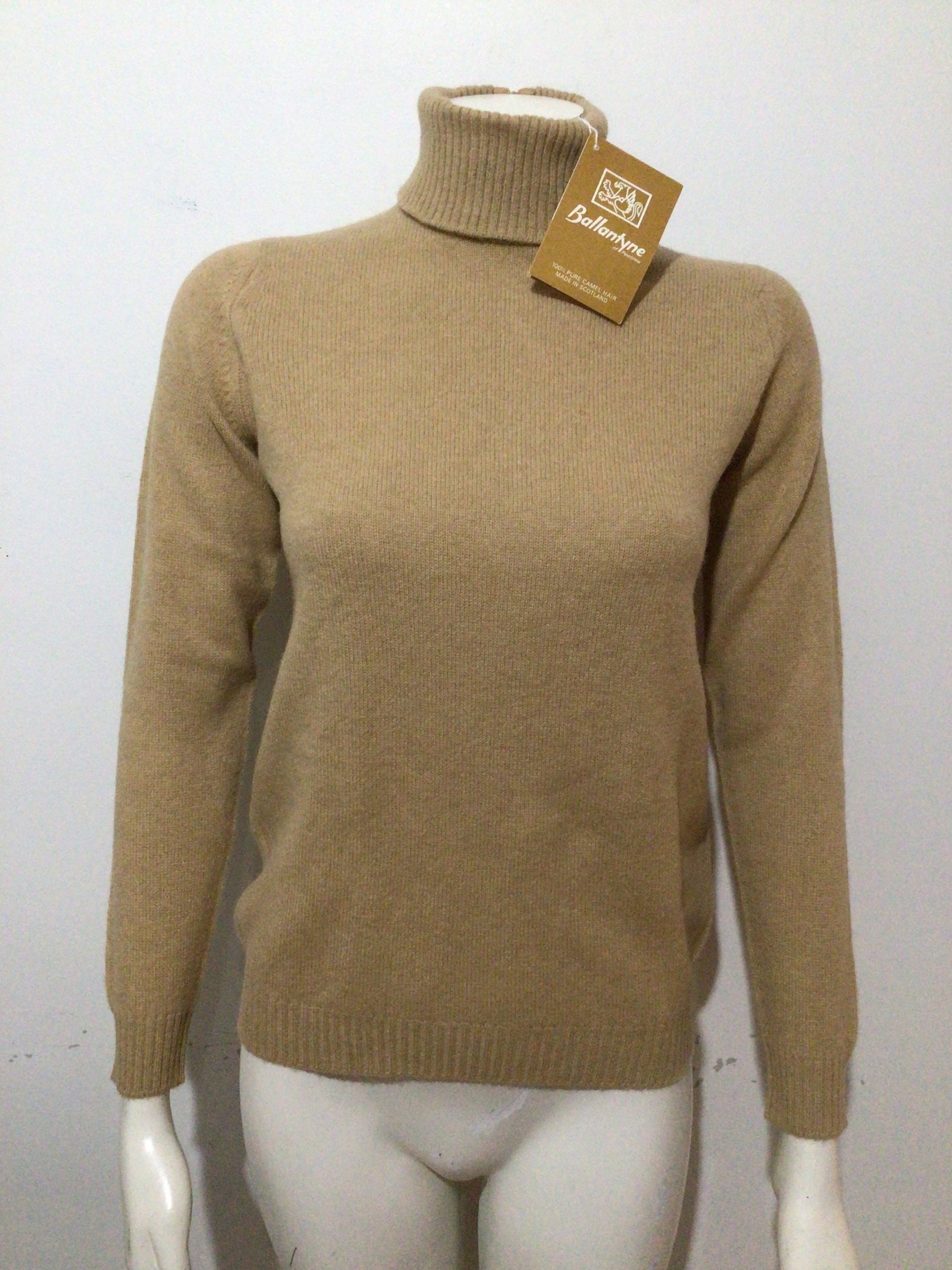 Pull pour femme en poil de chameau vintage des années 60 BNWTS