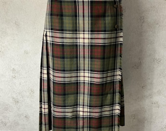 Vintage wraparound wool kilt, 3 buttons, pleated. Aljean, Canada