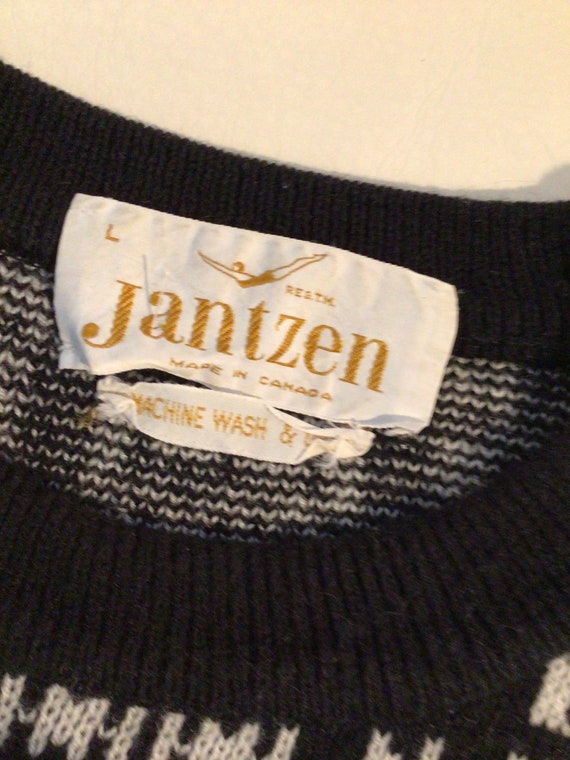 Vintage 1980s men’s Jantzen pullover sweater. Bla… - image 5