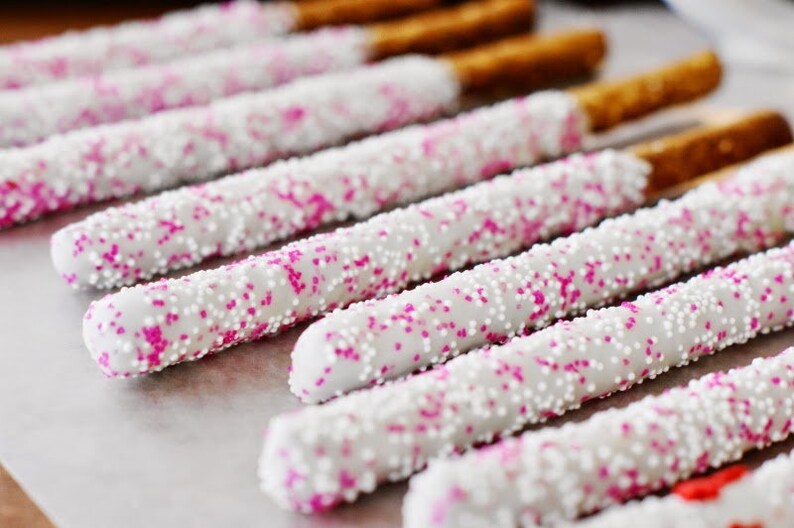 chocolate pretzel wands