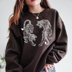 Vintage Tiger Shirt Year Of The Tiger Sweatshirt Tiger Sweater Tiger Crewneck Japanese Tiger Shirt Aesthetic Sweater Oversized Crewneck