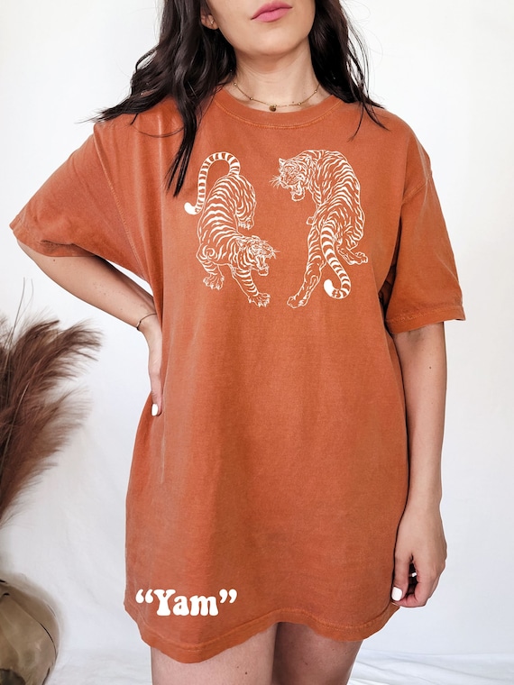 Vintage Tiger Shirt Comfort Colors® Tshirt Tiger Tshirt Tiger Graphic Tee Year of the Tiger Pink Tiger Shirt Aesthetic Clothes Indie T Shirt
