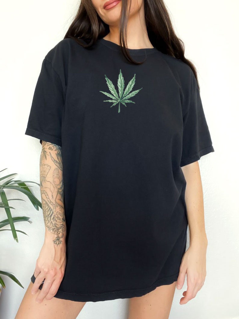 Weed Shirt Comfort Colors® Tshirt Weed Tshirt Weed Clothes Marijuana Shirt Cannabis Shirt Pot Leaf Pothead Pot Head Stoner Girl Shirt 420 画像 2