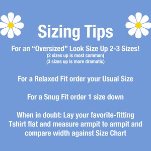 K&ouml;nnte beinhalten: Gr&ouml;&szlig;enempfehlungen f&uuml;r Kleidung. F&uuml;r einen Oversize-Look, 2-3 Gr&ouml;&szlig;en gr&ouml;&szlig;er bestellen. F&uuml;r eine lockere Passform, bestelle deine &uuml;bliche Gr&ouml;&szlig;e. F&uuml;r eine enge Passform, bestelle eine Gr&ouml;&szlig;e kleiner. Im Zweifelsfall lege dein am besten sitzendes T-Shirt flach hin und messe von Achsel zu Achsel und vergleiche die Breite mit der Gr&ouml;&szlig;entabelle.