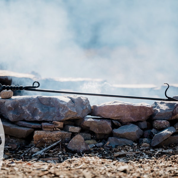 Handgeschmiedeter Feuerpoker – runder Seil-Drehgriff – 91,4–101,6 cm