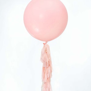 Palloncino gigante con coda a nappa rosa, palloncino rosa pastello PREMIUM opaco da 3 piedi e 36", kit ghirlanda con nappe di carta, kit code a nappe, baby shower rosa
