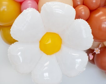 White Daisy Flower Balloon, Hippie Groovy Boho 28 Inch Mylar Foil Balloon, Boho Daisy 60s or 70s Party Decorations, Psychedelic Party