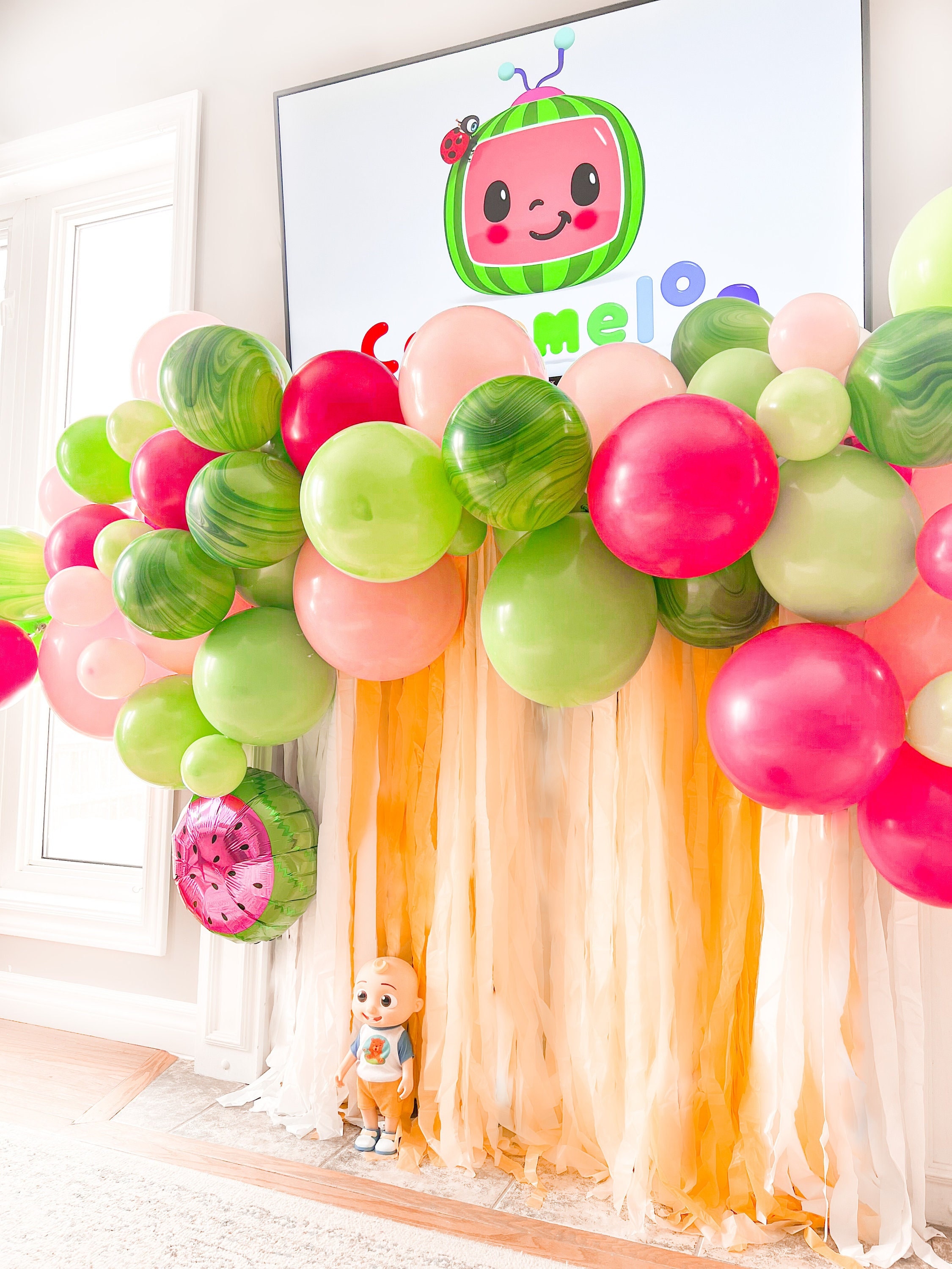 Ramo de globos de cumpleaños de Coco Melon, decoración con selfie autobús  escolar Airloonz de 56 pulgadas