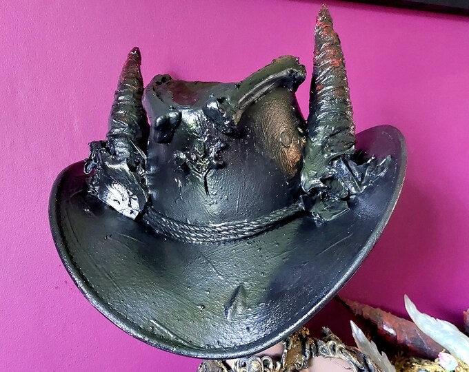 Tiefling Cowboy - Black Red Horned Devil Demon Stetson Headdress ...
