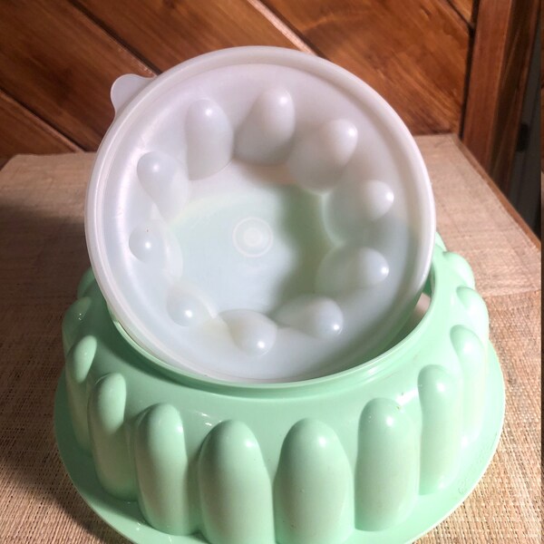 Vintage 1980s, Tupperware, Retro Jell-N-Serve, Jell-O Mold, With Lid #1203, 3 piece, Vintage Kitchen, Jello Salad, Display, Farmhouse chic