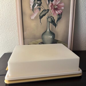 Vintage 1980s, Tupperware, Cake Carrier, Fresh n Fancy Rectangular, Gold Base