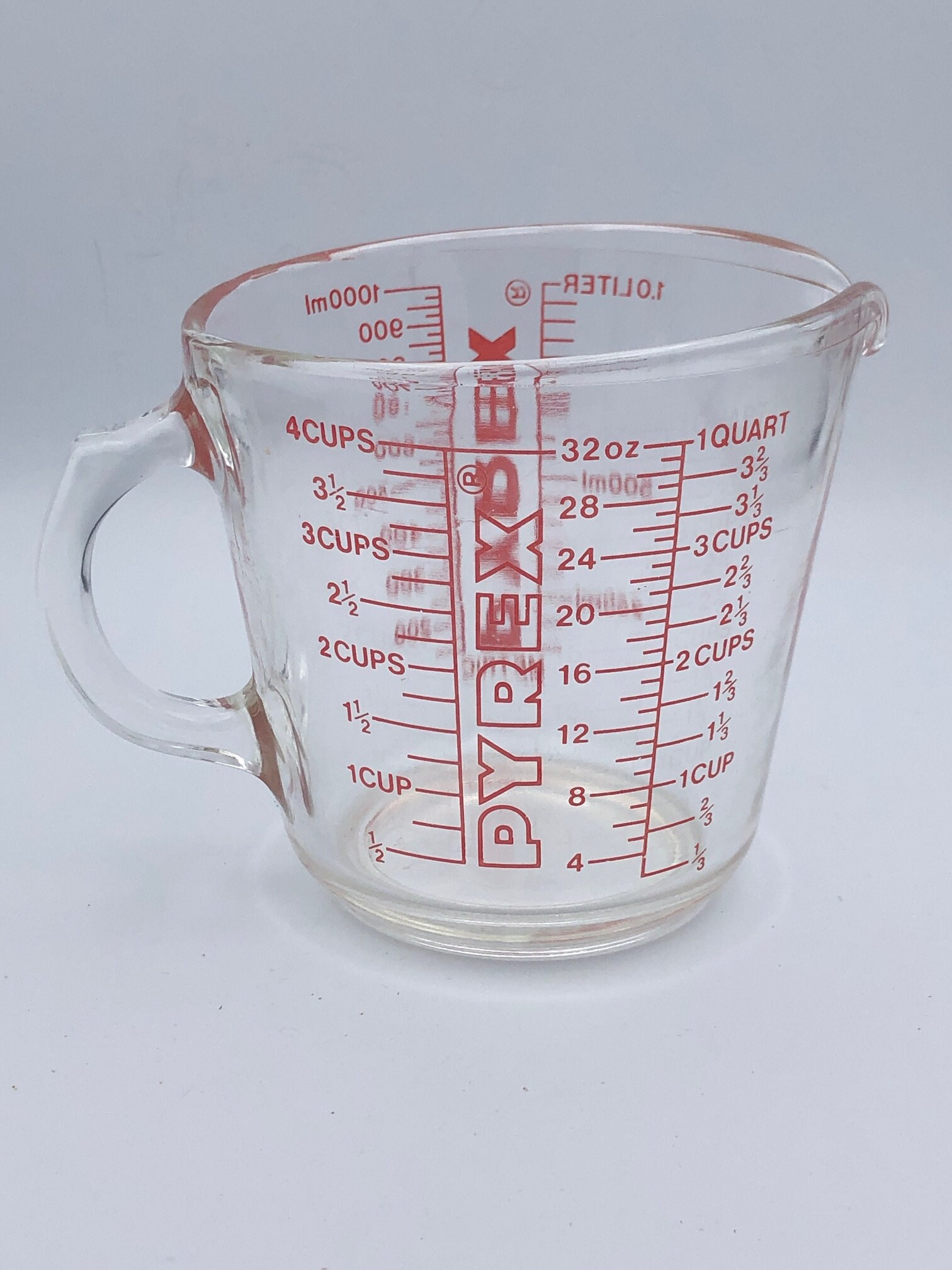 Vintage 1970s, Pyrex Glass, 4 Cup Measuring, D Handle, W/ Metric, Easy to  Read, Made in USA, Classic Pyrex, Shower Gift, Wedding, Red Letter 