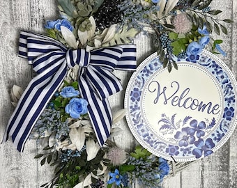 Benvenuto” Elegante ghirlanda Chiniosere bianco blu Primavera, fattoria, ghirlanda della porta d'ingresso, bacche, tutto l'anno, grande fiocco a strisce cablate,