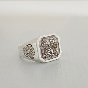 Coat of Arms Ring, Family Crest Jewelry, Shield Ring, Family Crest Ring, Graduation Gifts, Heraldic Ring, Custom College Class Ring