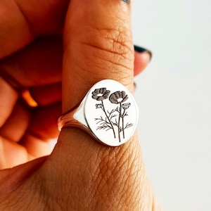 Poppy ring, California poppy flower, Silver signet ring, Custom birth flower ring, Custom engraved ring, Birth month ring, Best friend gift