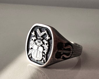 Custom Coat of Arms Ring, Personalized Family Crest Ring, Graduation Gift, Custom Heraldic Ring, Silver Class Ring, College Ring