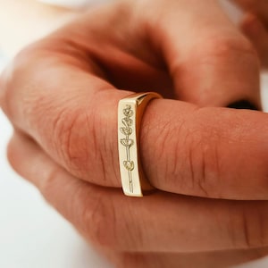 Lavender Jewelry, Thin Gold Ring, Lavender Gold Minimalist Ring, Birth Flower Ring, Plant jewelry, Flower signet ring, Lavender signet ring