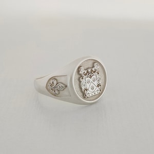 Familienwappen Ring, personalisierte Abschlussringe, kundenspezifischer Collegering, College-Klassenring, personalisierter Siegelring, Schulring
