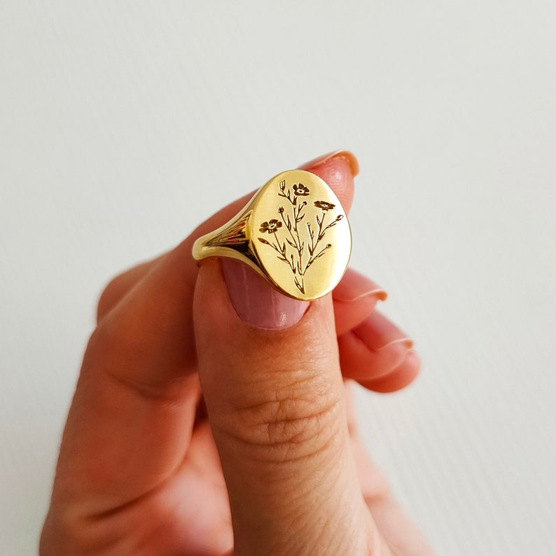 Wildflower ring, Signet ring, Custom engraved ring, Silver signet ring, Flower signet ring, Floral signet ring, Solid gold ring, Pinky ring 
