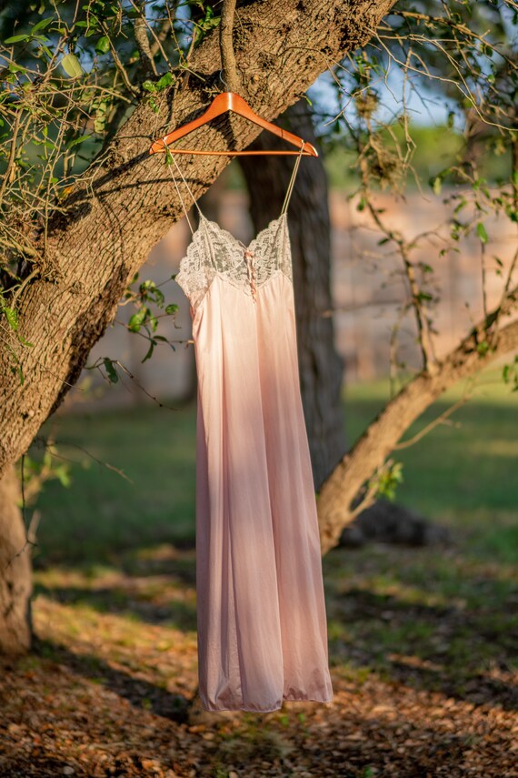 Vintage 1960s Dusty Rose Vasserette Silky Long Nig
