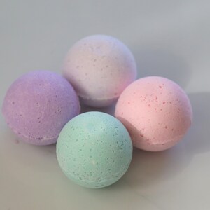 4pc Large Bath Bomb Gift Set / Essential Oils / Aromatherapy / Self-Care / Spa Gift Set / Relaxation Gift Set / Aromatherapy Bath Bombs