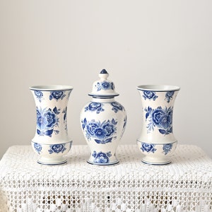 Vintage Delft Blue, very rare Set of 3 vases - Hand-painted, made in Holland.