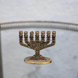 Joodse kandelaar voor 7 kaarsen. Chanoeka. Jeruzalem. not big, but very beautiful!!
