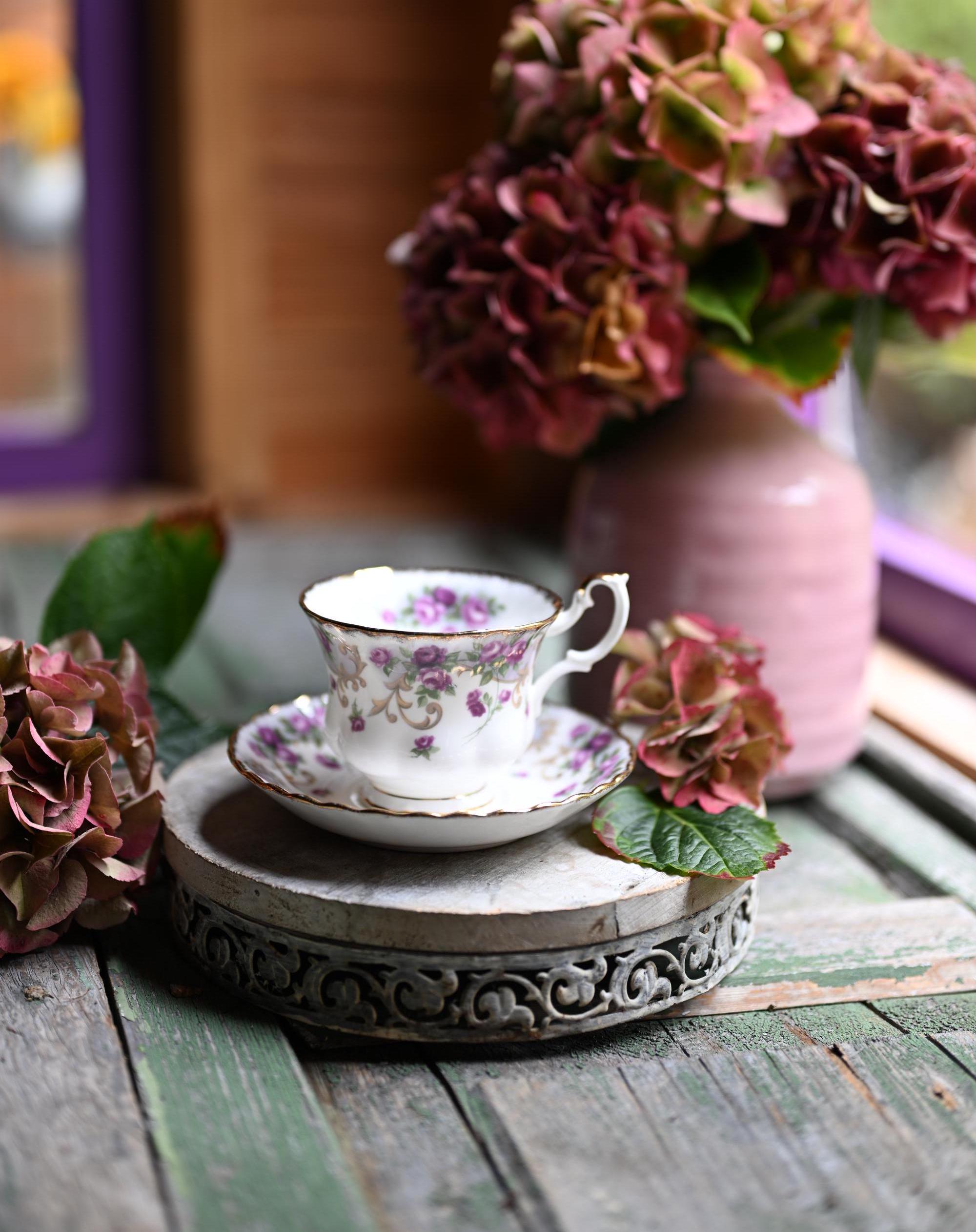 Vintage Royal Albert Sheraton Series LAVINIA Teacup and Saucer, large Gentlemen's cup.