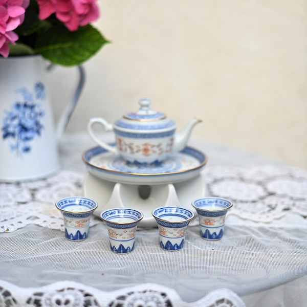Miniature set tea/sake set. Beautiful antique set. hand painted.