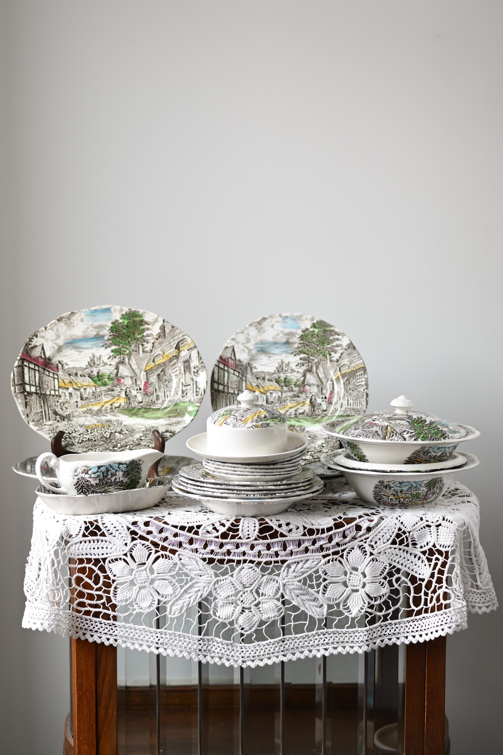 Vintage Enoch Wedgwood Servies | Old English Village | Engels