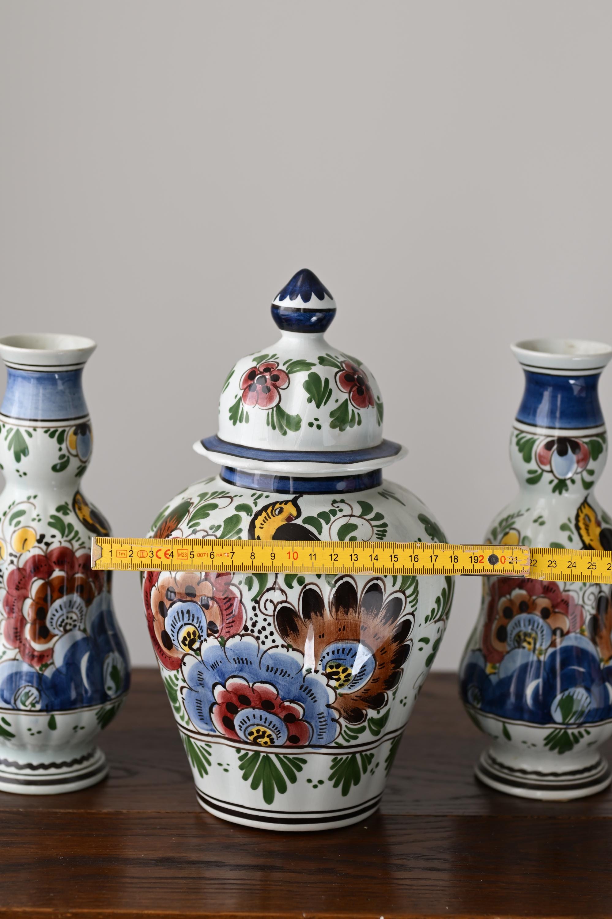 ヴィンテージ デルフト 多色花瓶セット：手描きオランダ陶器、花と鳥の
