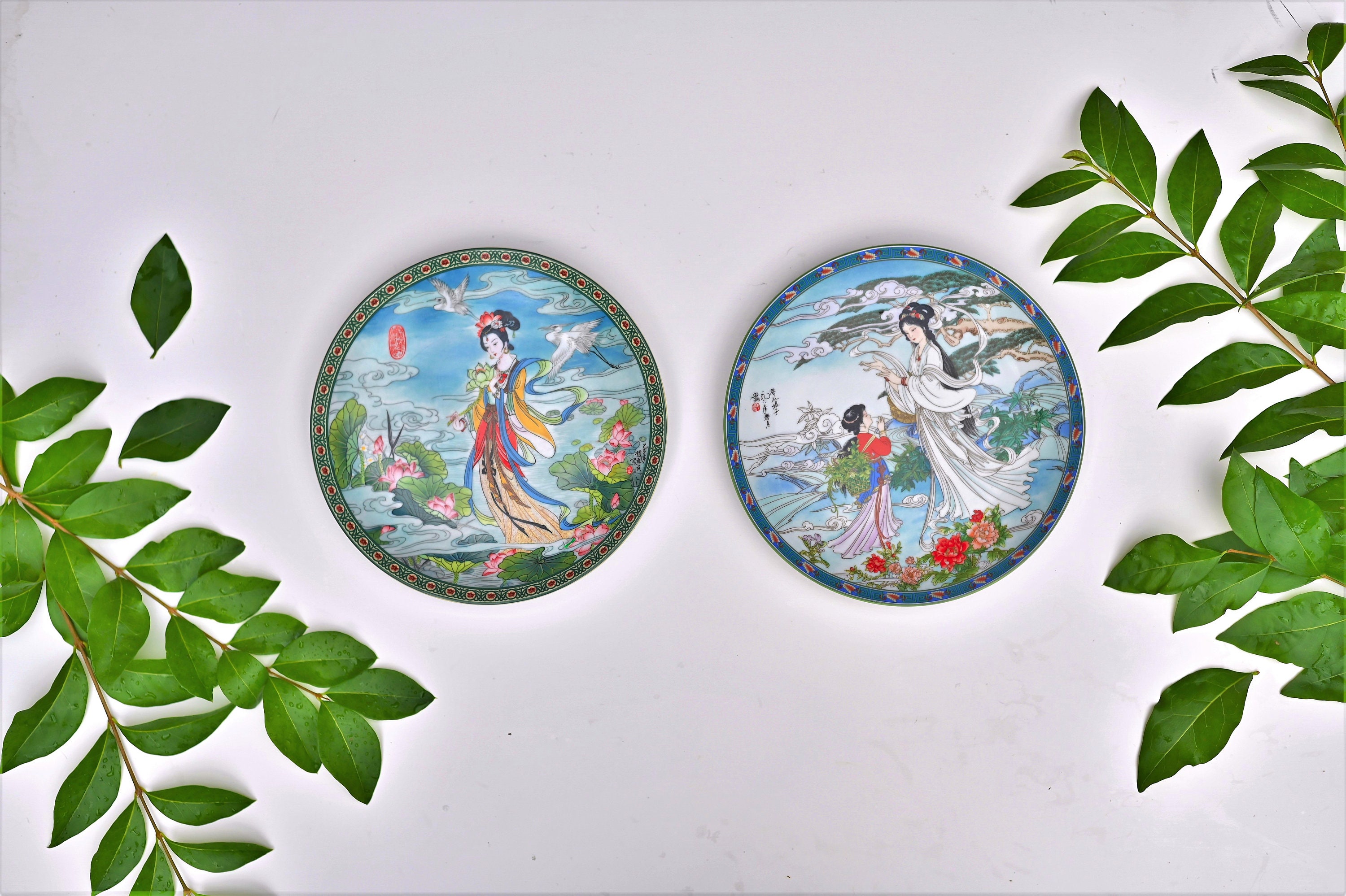 景徳鎮御用磁器皿：紅楼夢の美女たち 2枚セット - Etsy 日本