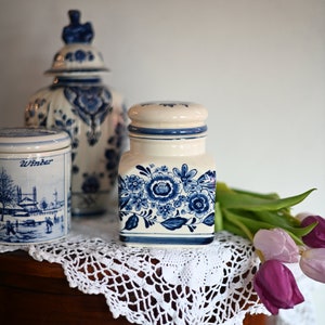 Pot à épices spécial vintage, boîte en céramique, marqué « Bleu de Delft peint à la main aux Pays-Bas »