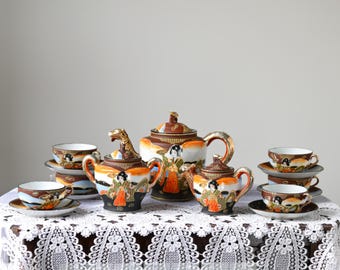 Antiek Satsuma-theeservies: Japans Dragonware Geisha-porselein voor 6 personen.
