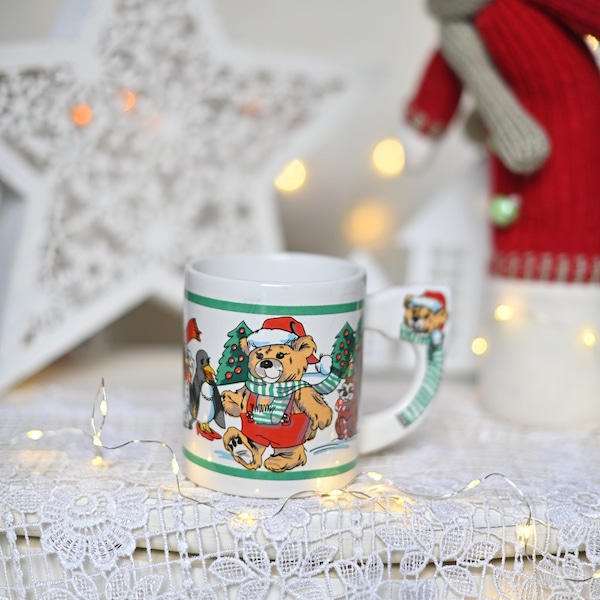 Vintage beautiful Christmas cups (christmas mug). nice christmas present!!