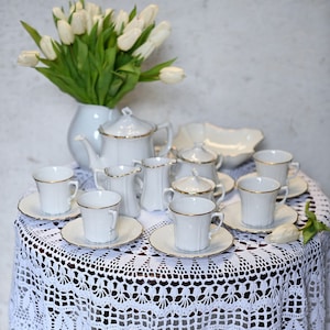Vintage, Baronesse white with a gold edge, Art Tirschenreuth 1838 Germany tea set in beautiful condition!!