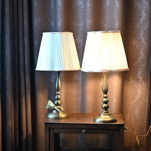 Vintage duo/set of 2 Brass table lamps.