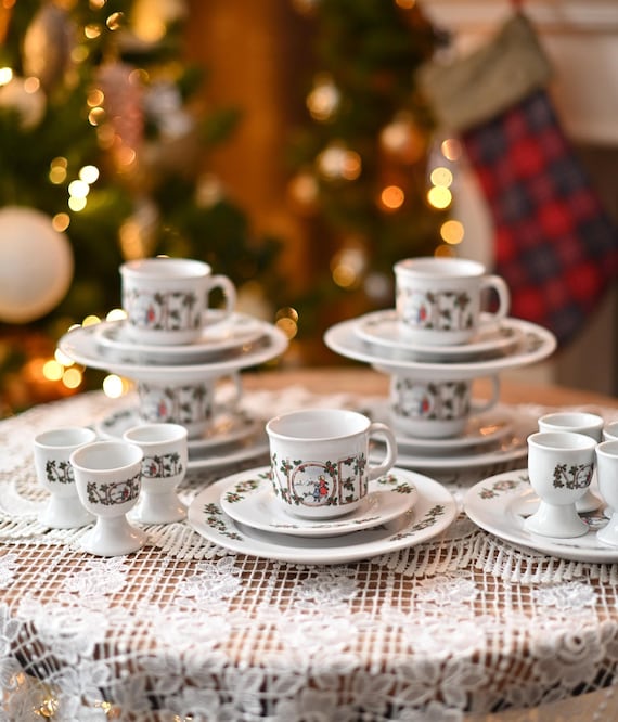 Vintage 'Noel' Weihnachts Geschirr Set: 1970er Jahre Geschirr
