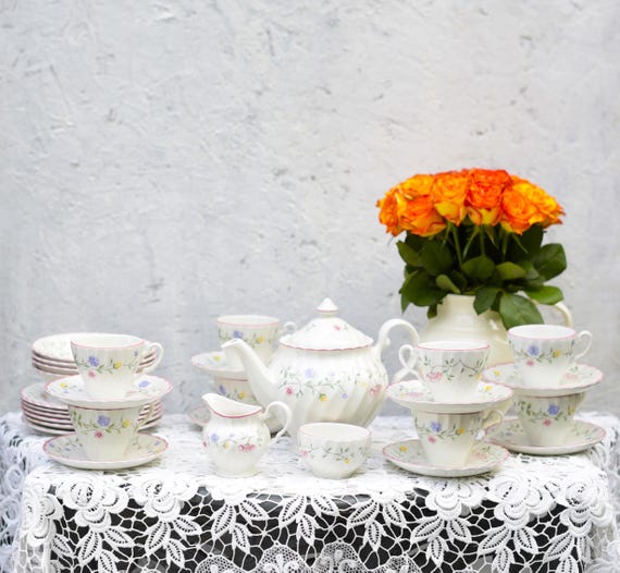 Vintage Johnson Brothers 'summer Chintz' Tea Set for People