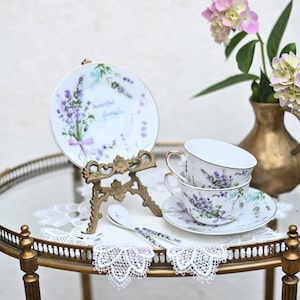 Unique. Set of 2 cups with saucers, 2 matching spoons, tea and coffee set, lavender floral pattern, 24 Gold Collection Japan (lavender).