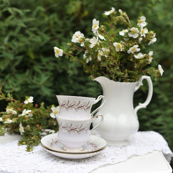 Beautiful. Paragon Bone China Cup & Saucer by Appointment to Her Majesty the Queen England