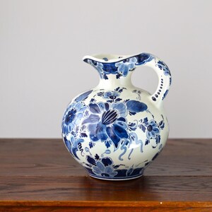 Delft Regina Vase - Etsy Canada