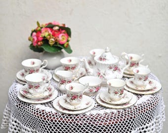 Vintage Royal Albert Lavender Rose-theeset: 8 trio's, theepot, suiker, melk