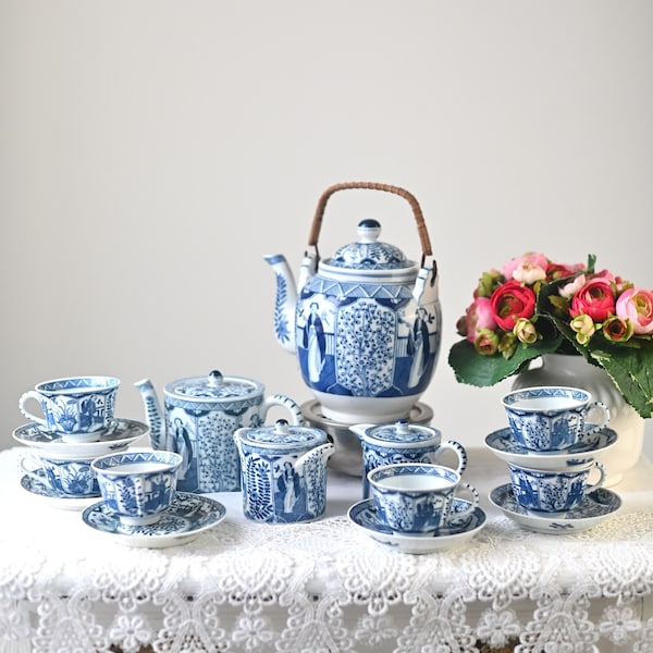 Beautiful Antique Mosa Maastricht Long Line coffee service for 6 people, Dutch blue and white Long Eliza, chinoiserie porcelain Tea set.