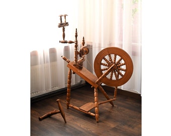 ANTIQUE FLAX SPINNING wheel, Spinning wheel - oak.