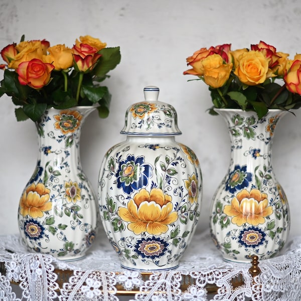 Antique Beautifully Vases set, ceramiche artistiche, Made in Italy. beautiful vase set!!!