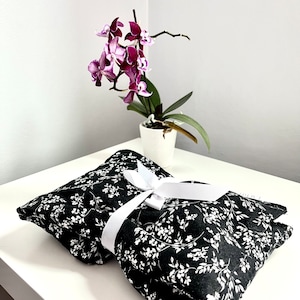 Medium Size Pain-Relieving Hot Cool Pack Athlete Provides Comfort Black White Floral Flowers Leaf Great Gift/Present Mom Friend Sister