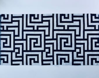 Sets de table géométriques bleu marine : motif clé grecque tissé